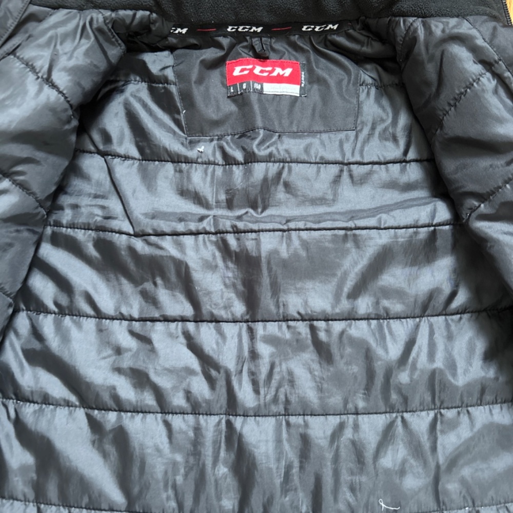CCM Boys Black Quilted Hockey Jacket with Removable Hood - Picture 4 of 8